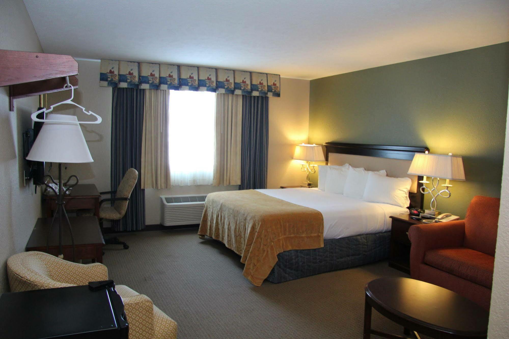 Green Acres Hotel Pittsfield ภายนอก รูปภาพ