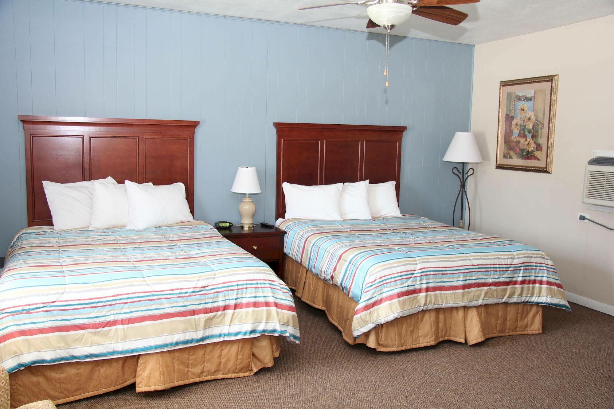 Green Acres Hotel Pittsfield ภายนอก รูปภาพ