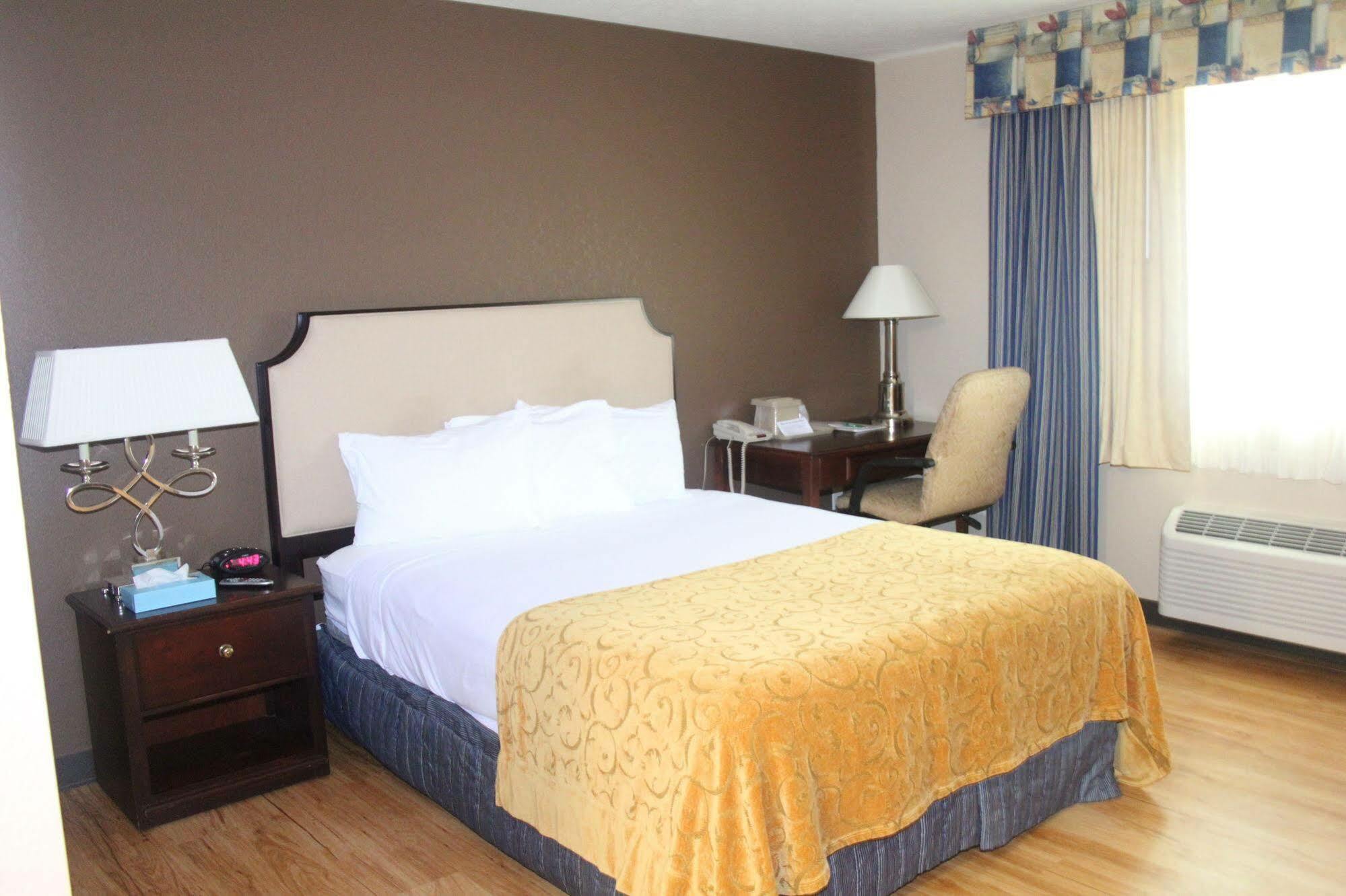 Green Acres Hotel Pittsfield ภายนอก รูปภาพ