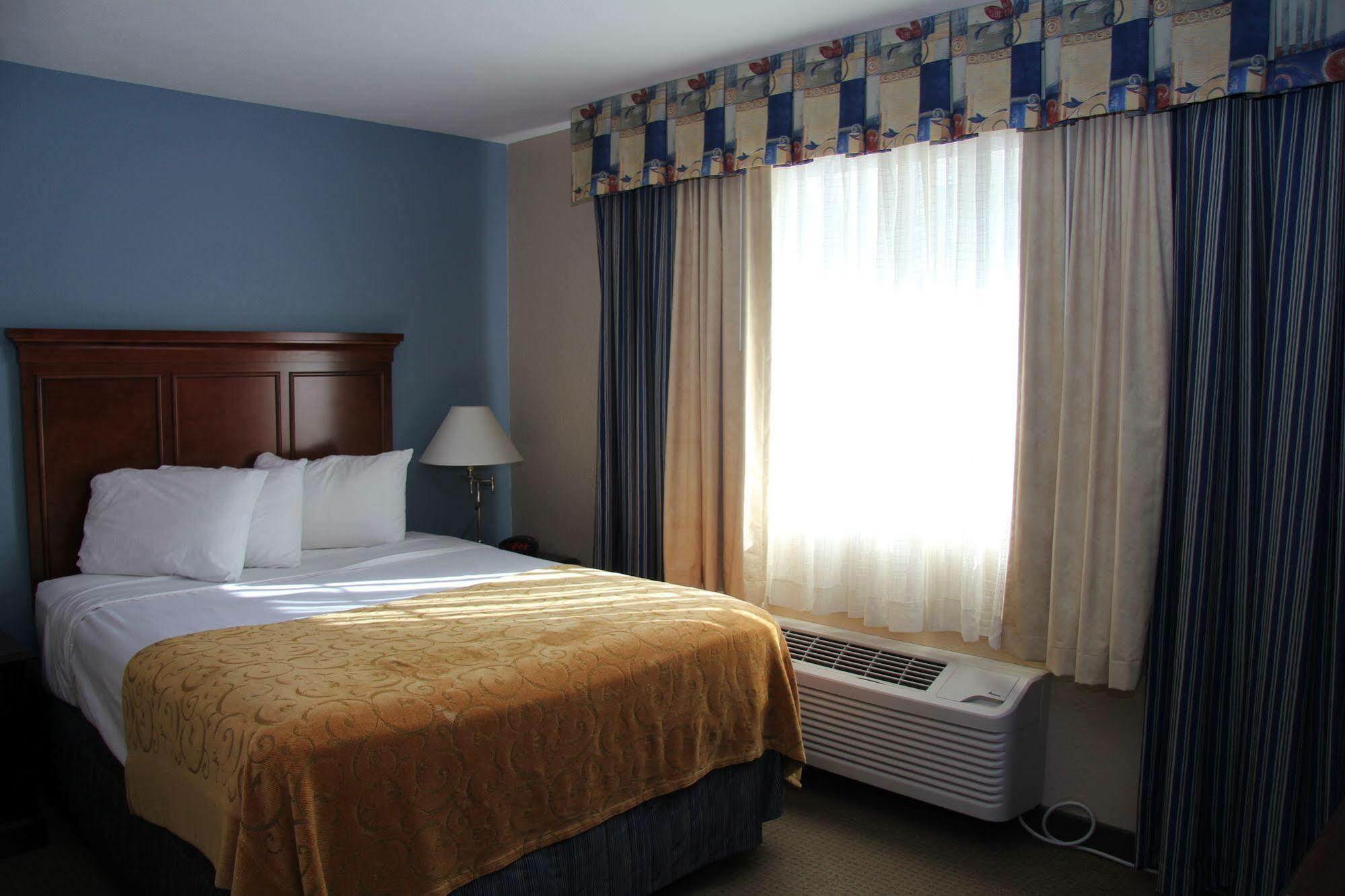 Green Acres Hotel Pittsfield ภายนอก รูปภาพ