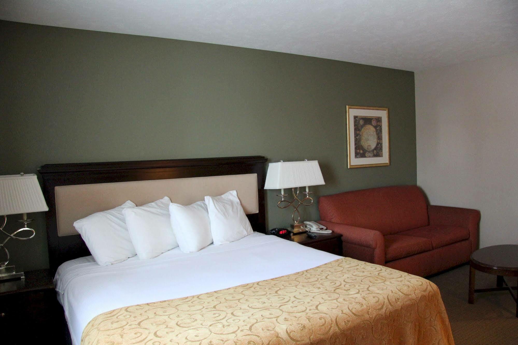 Green Acres Hotel Pittsfield ภายนอก รูปภาพ