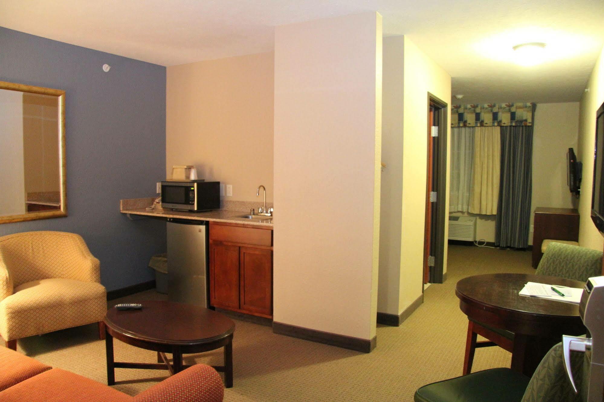 Green Acres Hotel Pittsfield ภายนอก รูปภาพ