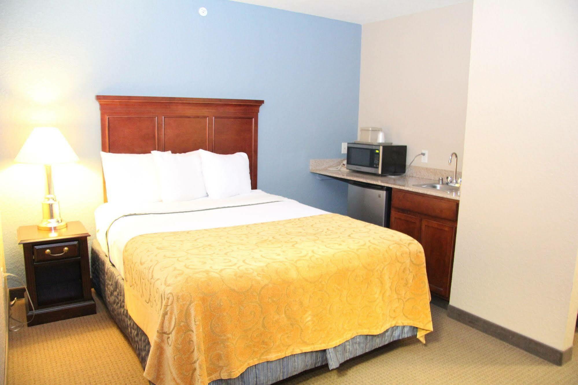 Green Acres Hotel Pittsfield ภายนอก รูปภาพ